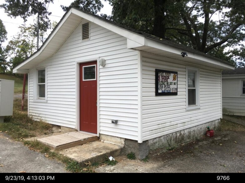 1926 E Main St, Salem, VA à vendre - Photo du bâtiment - Image 2 de 2