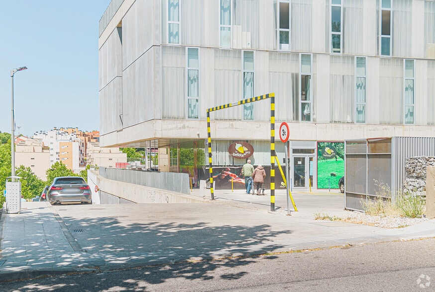 Calle Gaspar de Morales, 1, Paracuellos de Jarama, Madrid à vendre - Photo du bâtiment - Image 3 de 3