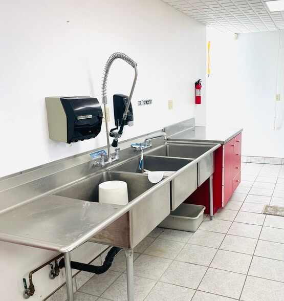 2390 Highway 93, Hollister, ID for lease - Interior Photo - Image 3 of 20