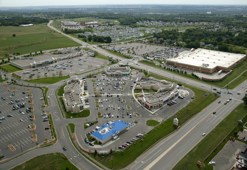 104-114 Pioneer Trl, Chaska, MN à louer - Aérien - Image 3 de 8