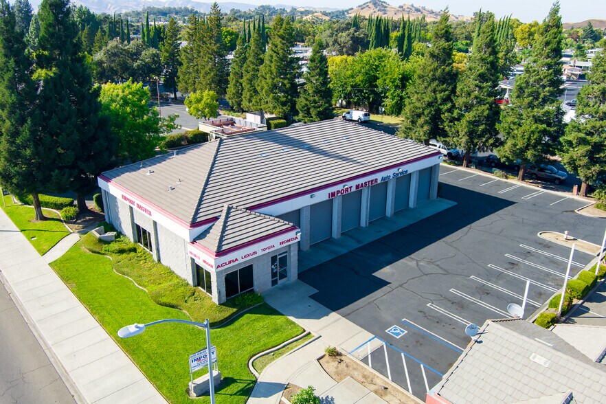 1500 N 1st St, Dixon, CA à vendre - Photo du bâtiment - Image 2 de 2