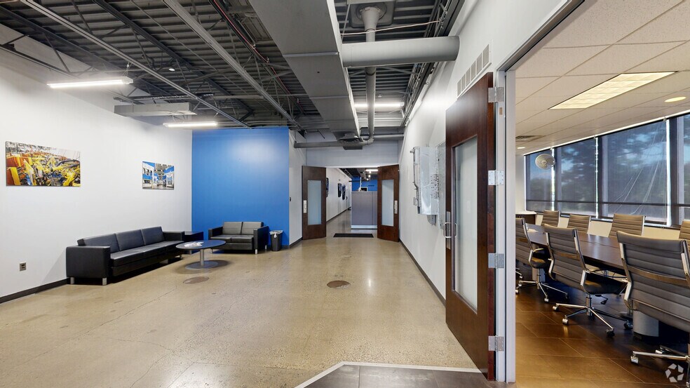 12001 Farmington Rd, Livonia, MI à louer - Numérisation 3D de Matterport - Image 2 de 16
