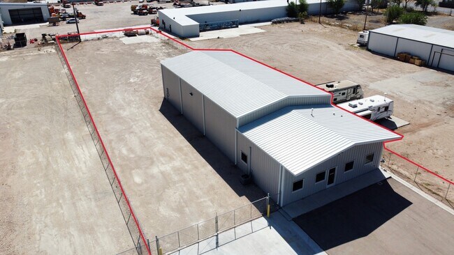 Plus de détails pour 1505 Elwyn, Midland, TX - Industriel à louer