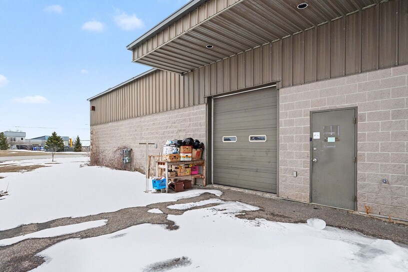21 Jackson Ln, Mcnab/braeside, ON à louer - Photo du bâtiment - Image 2 de 7