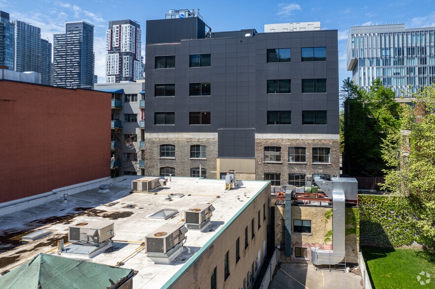 35 McCaul St, Toronto, ON for lease - Building Photo - Image 3 of 3