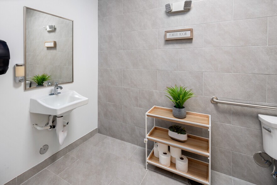 1790 King Arthur Blvd, Carrollton, TX à louer - Photo intérieure - Image 3 de 20