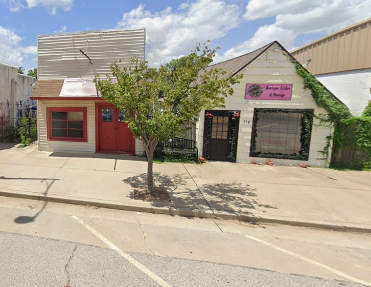 118 & 120 S Main St portefeuille de 2 propriétés à vendre sur LoopNet.ca - Photo principale - Image 1 de 1