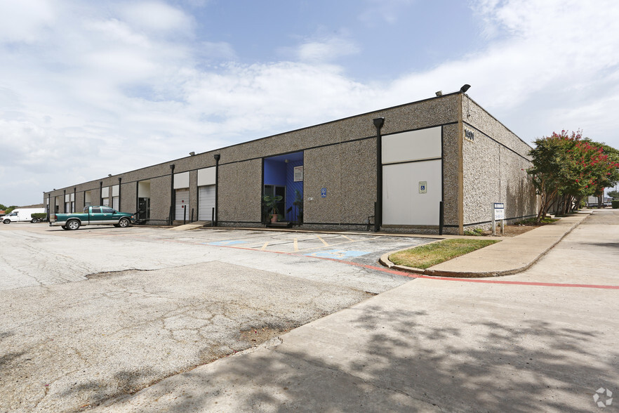 1401-1403 T I Blvd, Richardson, TX for lease - Primary Photo - Image 1 of 8