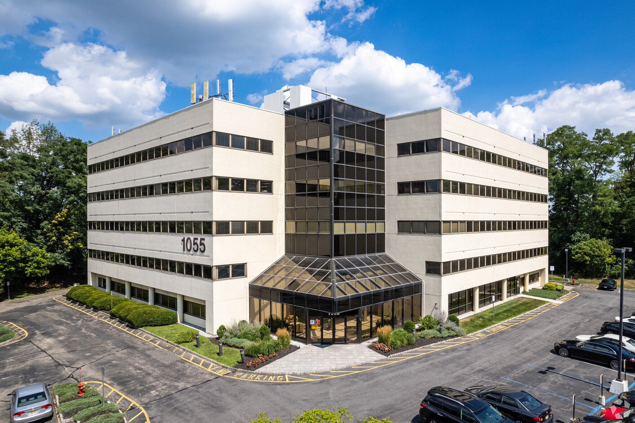 1055 Parsippany Blvd, Parsippany, NJ for lease Building Photo- Image 1 of 21