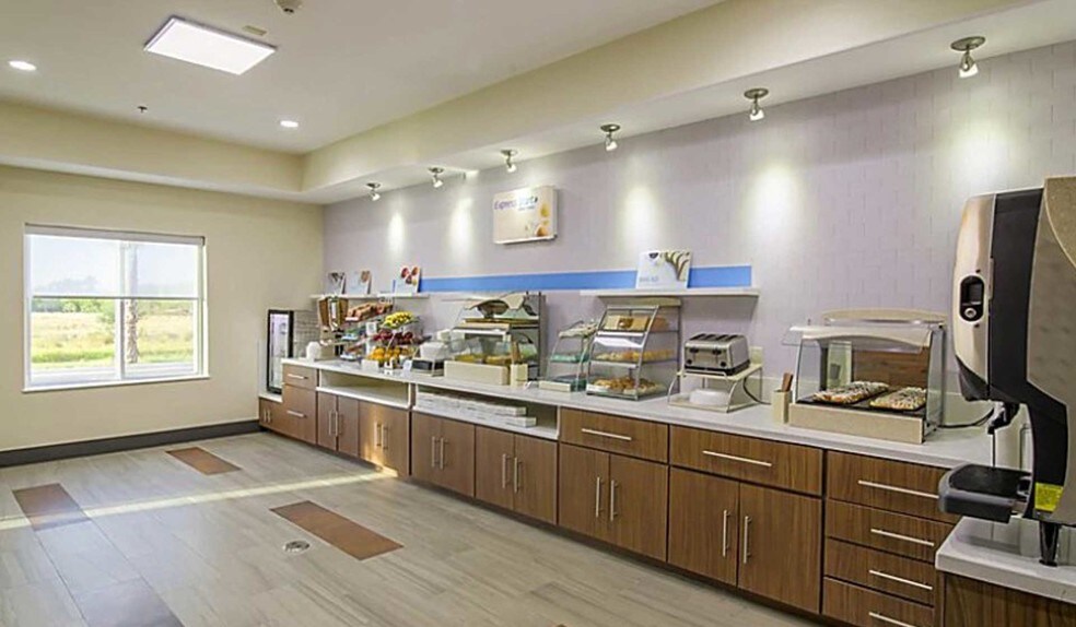 220 N Expressway 77, Raymondville, TX à vendre - Photo du bâtiment - Image 3 de 18