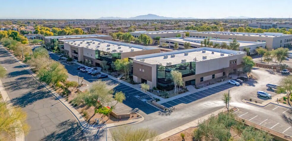 2535 W Fairview St, Chandler, AZ à louer - Photo du bâtiment - Image 2 de 6