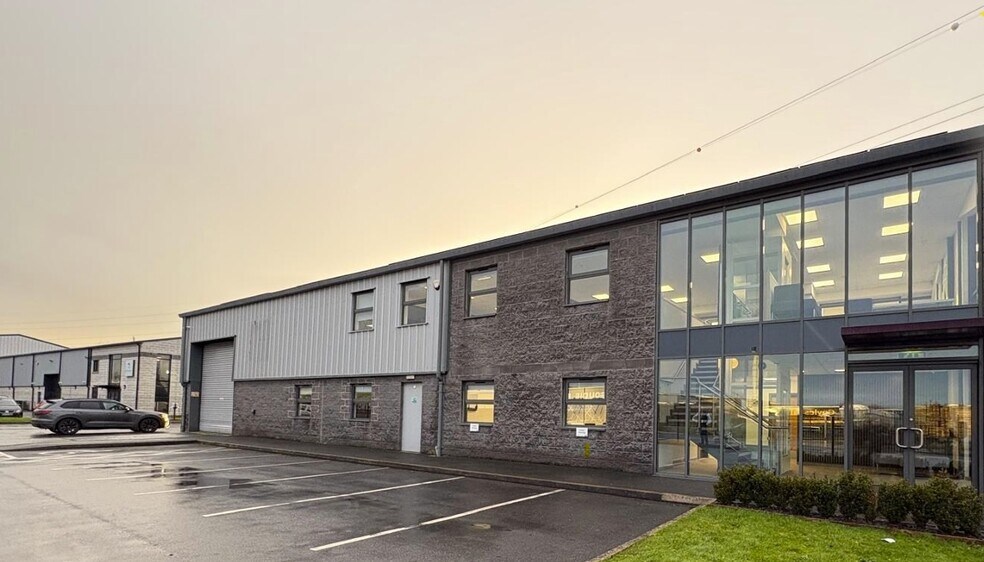 2A Carrakeel Dr, Londonderry à louer - Photo du bâtiment - Image 1 de 2