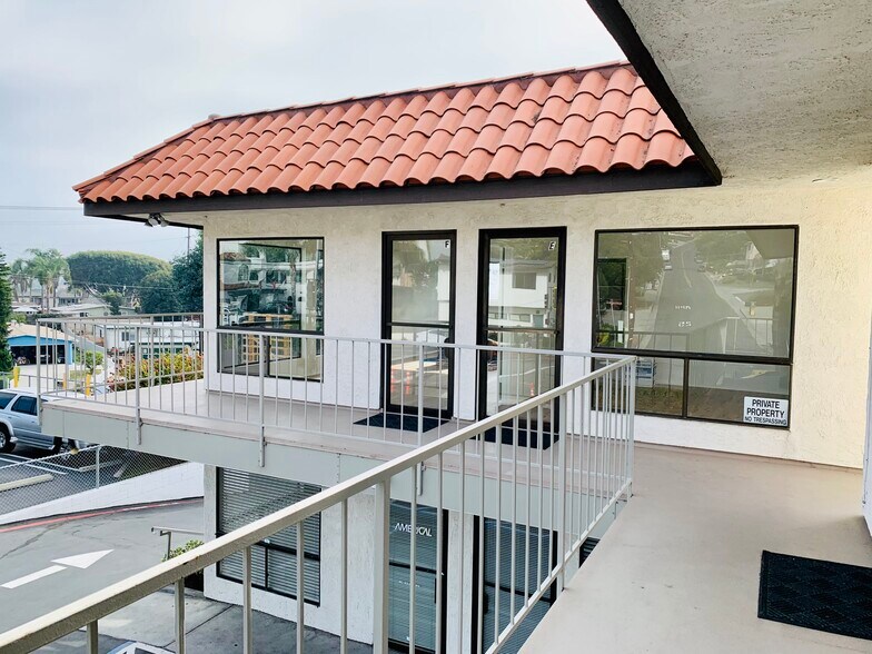 1810 S El Camino Real, San Clemente, CA à louer - Photo du bâtiment - Image 2 de 2