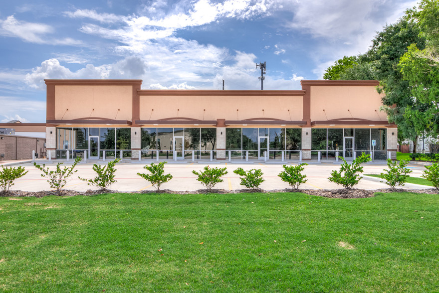 18010 Kingsland Blvd, Houston, TX for lease - Building Photo - Image 1 of 7