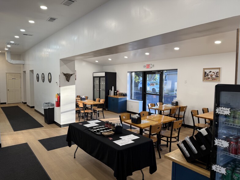 706 W Jefferson St, Kokomo, IN for sale - Building Photo - Image 2 of 19