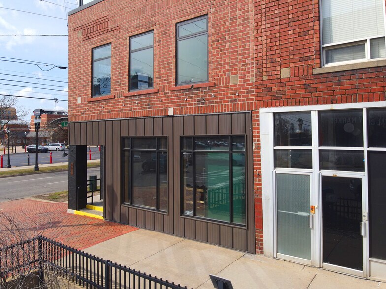 601 E Michigan Ave, Lansing, MI à louer - Photo du bâtiment - Image 2 de 3