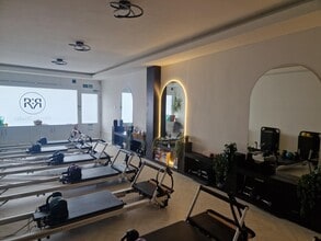 9 Tree View Ct, Liverpool à louer Photo intérieure- Image 1 de 1