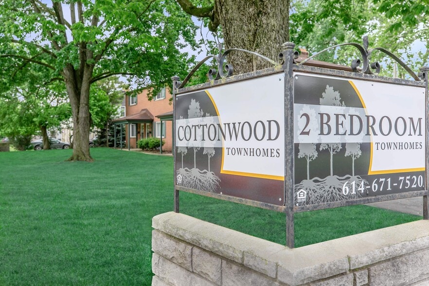 2743-2767 Eakin Rd, Columbus, OH à vendre - Photo du bâtiment - Image 1 de 15