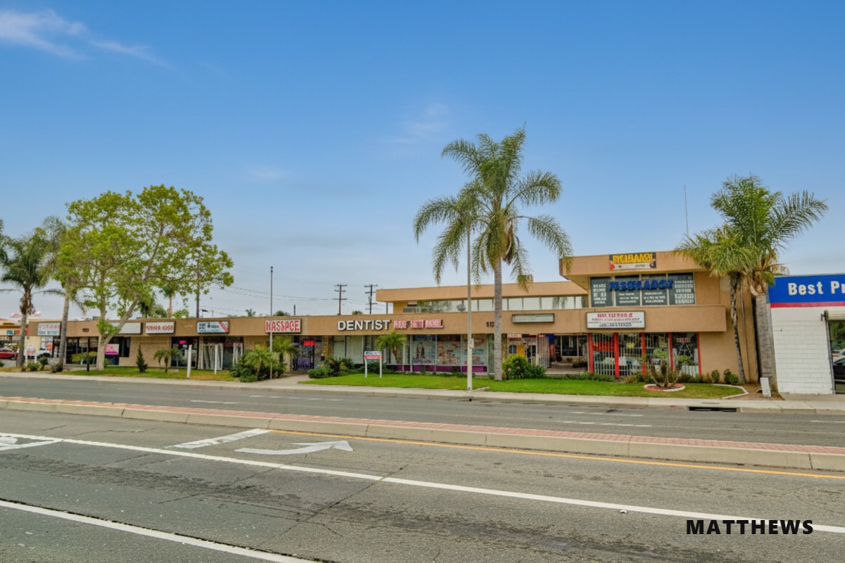 1104-1106 E 17th St, Santa Ana, CA for lease Interior Photo- Image 1 of 4