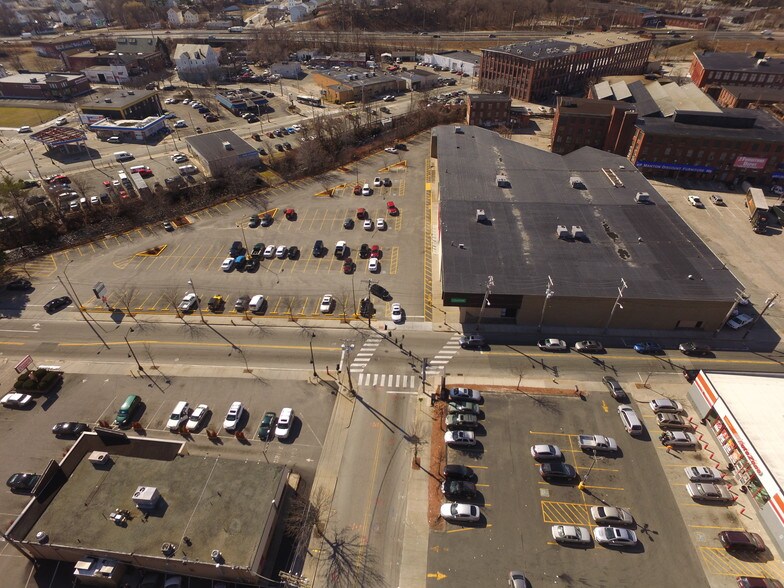 80 Manton Ave, Providence, RI à louer - Aérien - Image 2 de 13