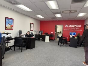 8841-8863 Canoga Ave, Canoga Park, CA à louer Photo intérieure- Image 1 de 5