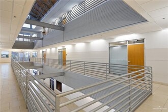 7001 N 10th St, McAllen, TX for lease Interior Photo- Image 2 of 5