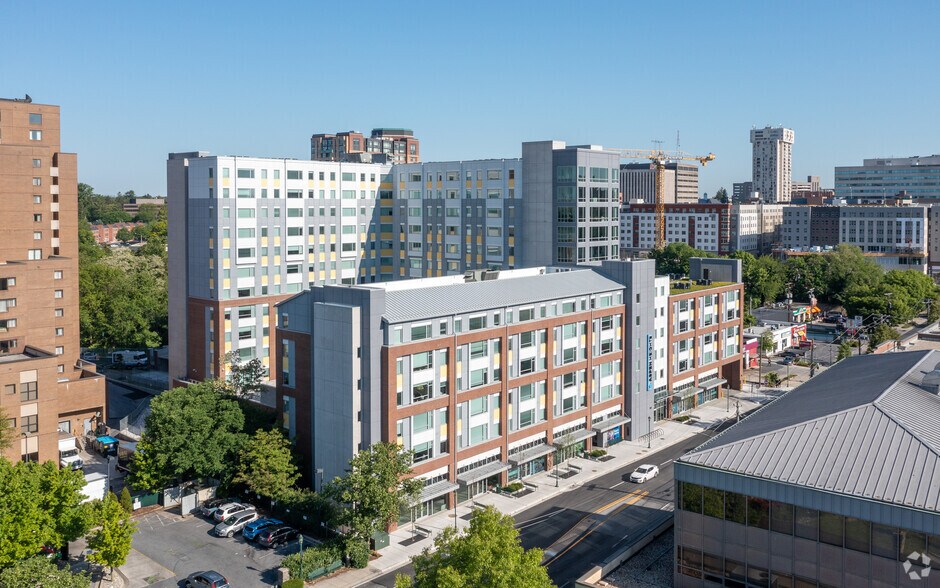 101 York Rd, Towson, MD à louer - Photo du bâtiment - Image 1 de 23