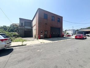 11 Marlboro St, Malden, MA for lease Interior Photo- Image 1 of 9