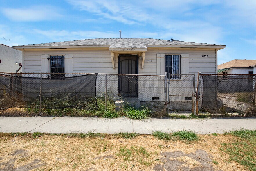 9309 S Western Ave, Los Angeles, CA à vendre - Photo du bâtiment - Image 2 de 26