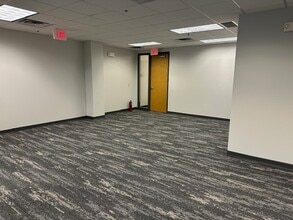 1804 N Naper Blvd, Naperville, IL à louer Photo intérieure- Image 1 de 6