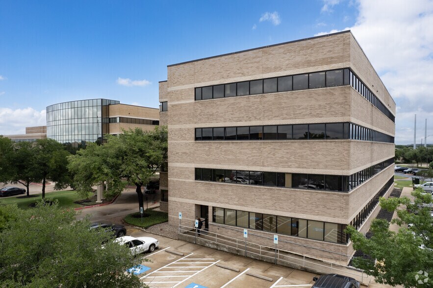 1602 Rock Prairie Rd, College Station, TX à louer - Photo du bâtiment - Image 3 de 18