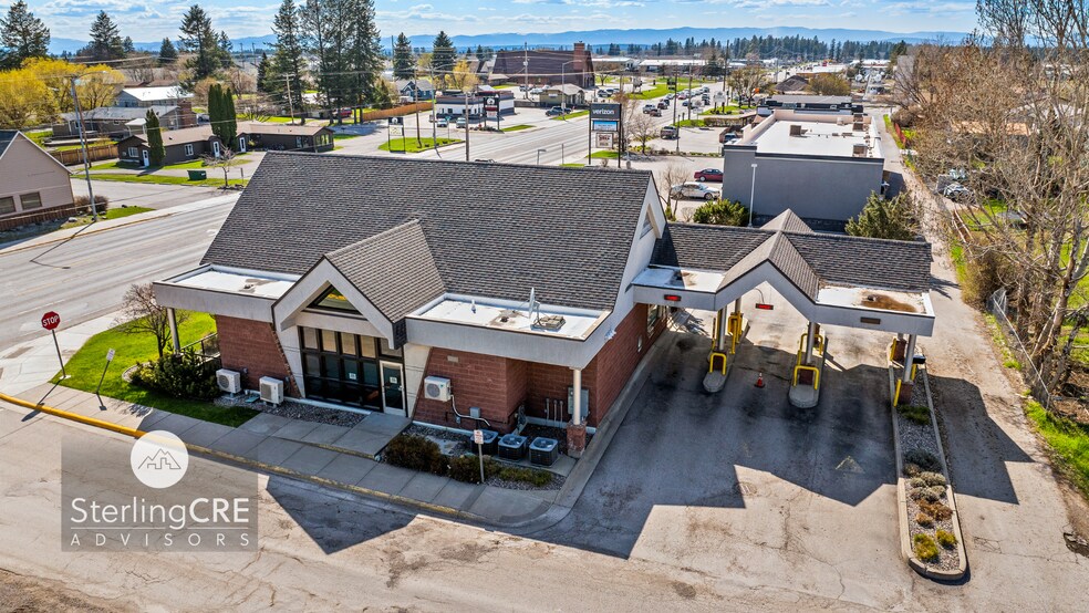 1015 9th St W, Columbia Falls, MT à louer - Photo du bâtiment - Image 3 de 20