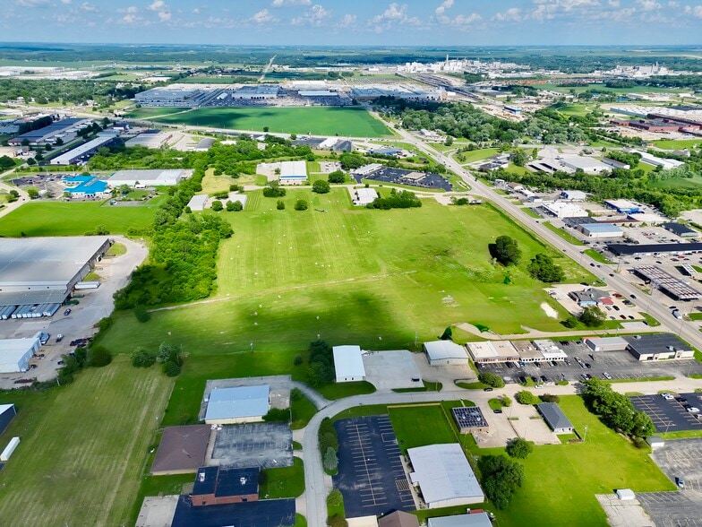 1800 E Pershing Rd, Decatur, IL for sale - Building Photo - Image 2 of 3