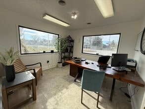 2815 River Road Dr, Waterloo, NE à louer Photo intérieure- Image 1 de 4