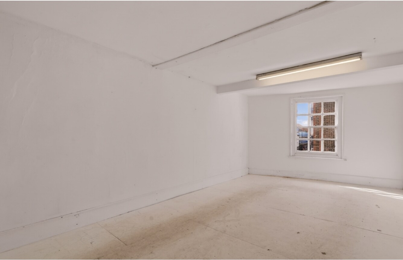 1-2 West St, Chichester for lease Interior Photo- Image 1 of 1