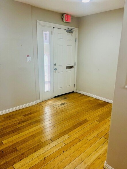 612 S 3rd St, Las Vegas, NV à louer - Photo du bâtiment - Image 2 de 4