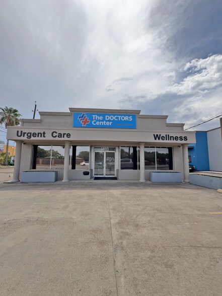 4633 Staples St, Corpus Christi, TX à vendre - Photo du bâtiment - Image 1 de 9