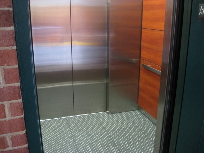 8607-8609 2nd Ave, Silver Spring, MD à vendre - Photo intérieure - Image 3 de 7