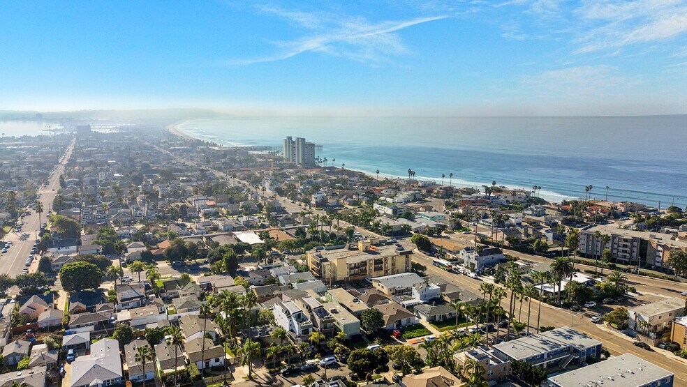 827 Opal St, San Diego, CA à vendre - Photo du bâtiment - Image 2 de 9