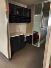 5945-5955 Airport Rd, Mississauga, ON à louer Photo intérieure- Image 2 de 4