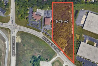 Plus de détails pour 340 Bluemound Rd, Waukesha, WI - Terrain à louer