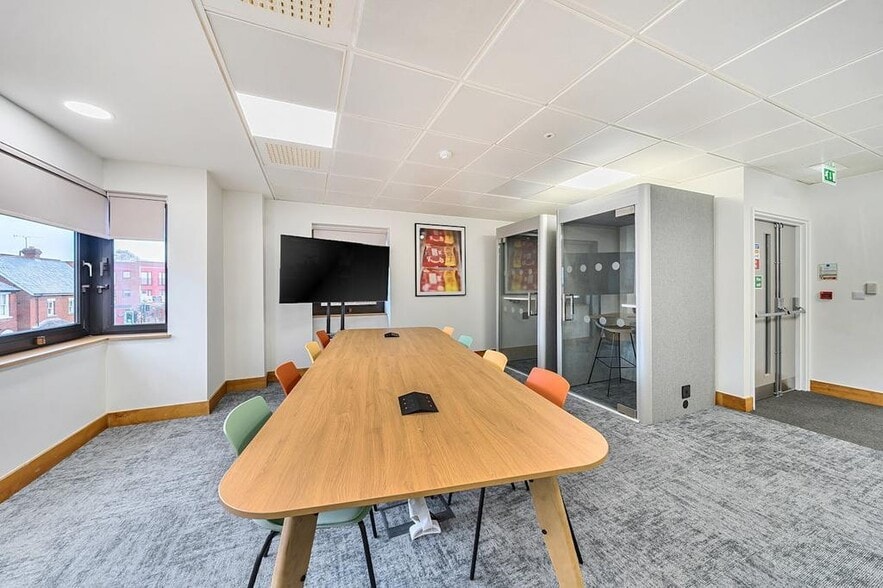 74-78 Victoria St, St Albans for lease - Building Photo - Image 3 of 14