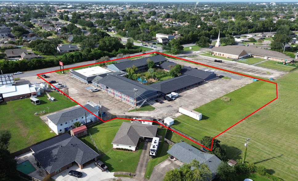 2115 Bayou Black Dr, Houma, LA for sale - Primary Photo - Image 1 of 12