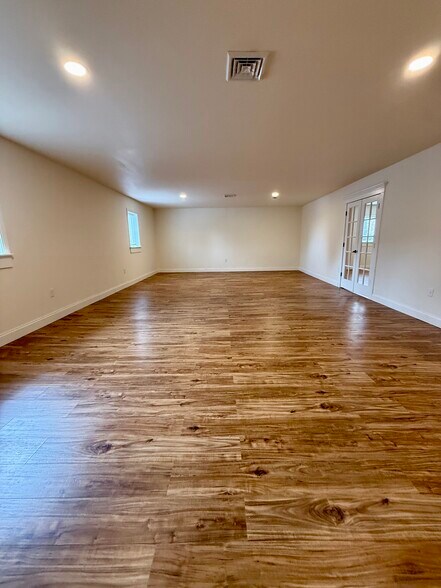 955 W Main St, Mount Joy, PA à louer - Photo du bâtiment - Image 3 de 24