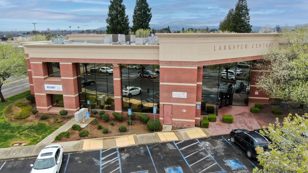 2195 Larkspur Ln, Redding, CA for lease Primary Photo- Image 1 of 31