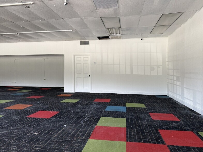 6596 E State Road 44, Wildwood, FL à louer - Photo intérieure - Image 3 de 8