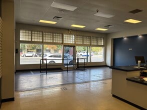 2526-2530 Chester Ave, Bakersfield, CA for lease Interior Photo- Image 1 of 4