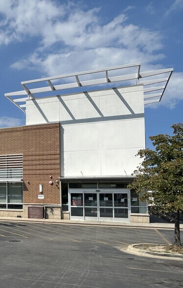 832 W 63rd St, Chicago, IL à louer - Photo du bâtiment - Image 2 de 9