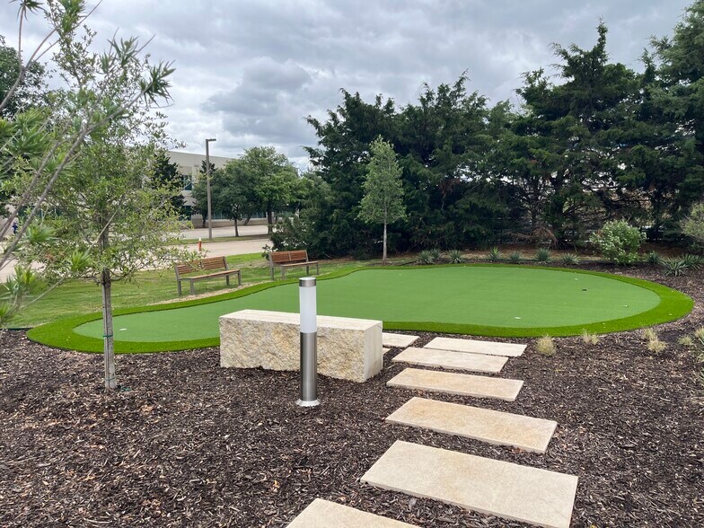 7979 N Belt Line Rd, Irving, TX à louer - Photo du bâtiment - Image 2 de 22