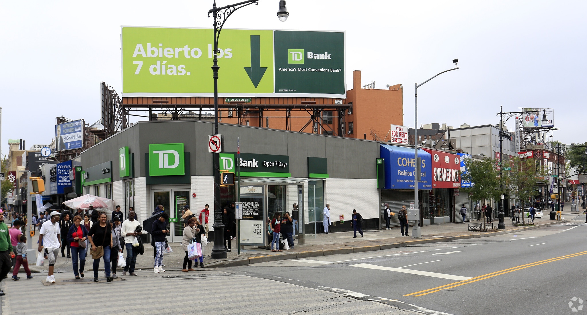 134-148 E Fordham Rd, Bronx, NY for lease Primary Photo- Image 1 of 6